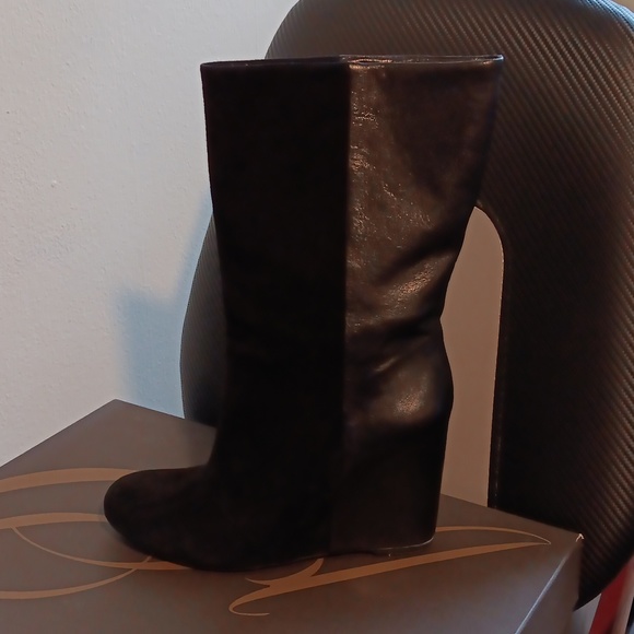 PreLoved Enzo Angiolini Eabaki Black Suede and Leather Wedge Boots Size 7 1/2 - Picture 4 of 8